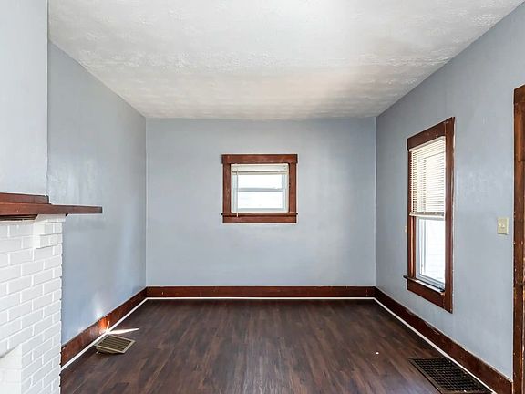 3rd image of 44 S Harbine Ave
