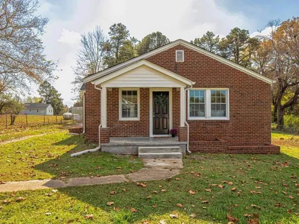 25521 Simmons Ave, North Dinwiddie, VA 23803