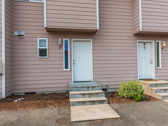 3rd image of 1486 NW Falls Creek Loop Unit 3