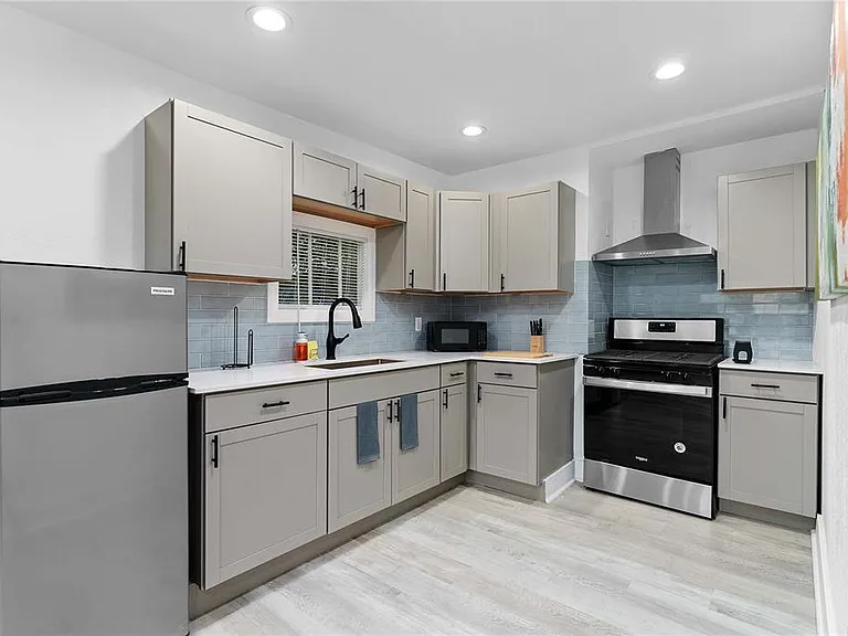412 E Harwood St #3 — Photo 8