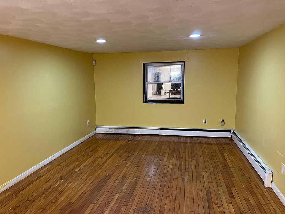 2nd image of 380 Sunset Ave