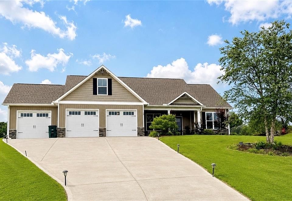 1st image of 127 Alex Ct