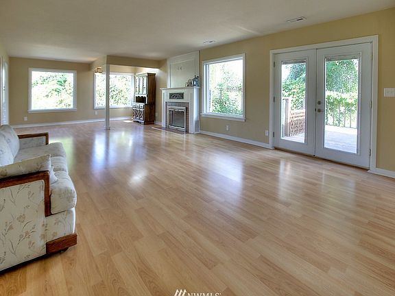 3rd image of 347 Ross Lane