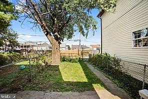 616 George St — Photo 15