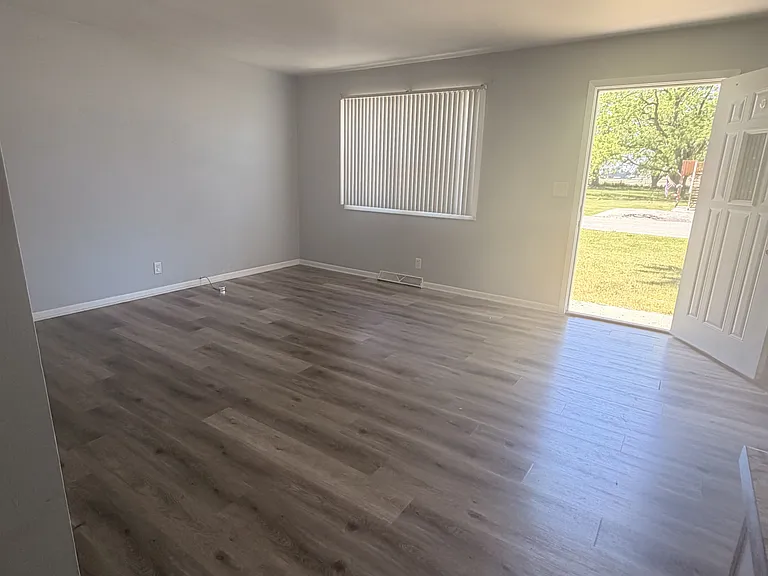108 Tara Ct — Photo 4