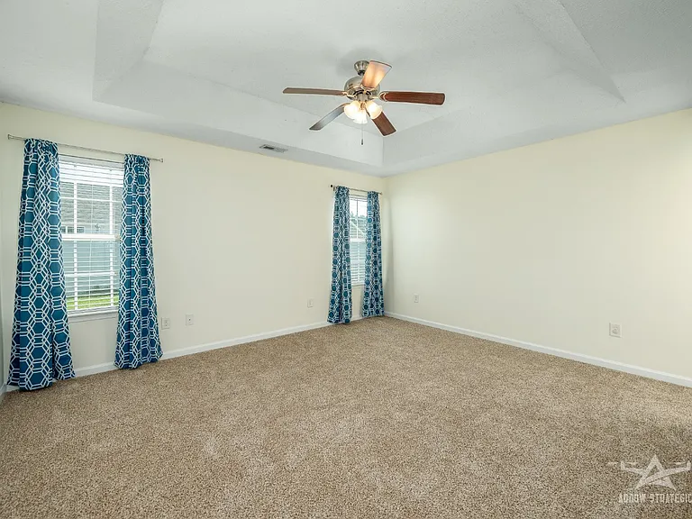 170 Woodland Park Loop — Photo 8