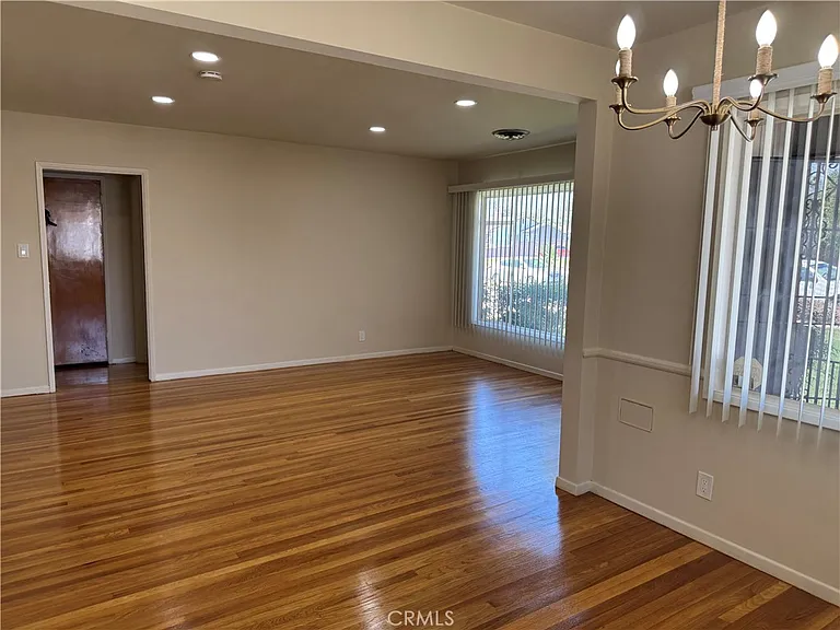 831 W Harvard Pl — Photo 8