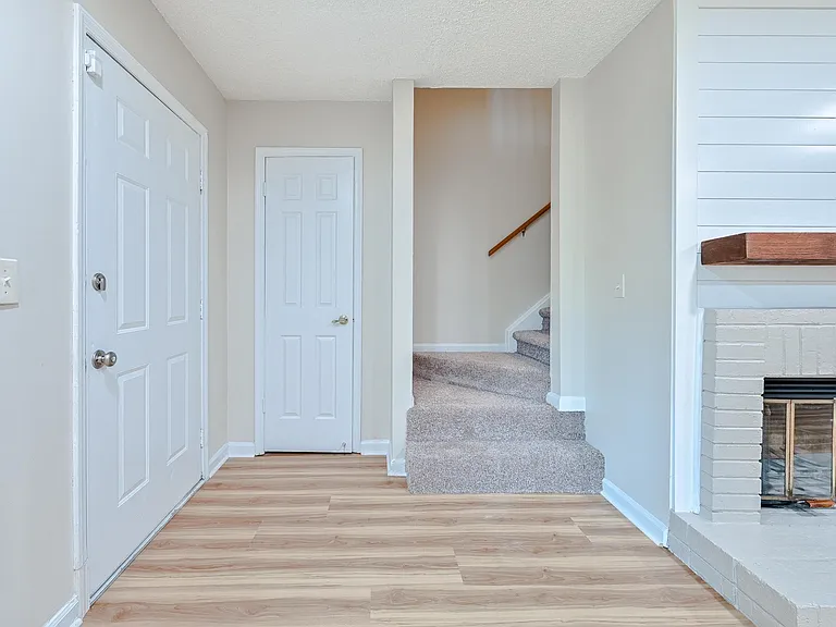 1036 Old Holcomb Bridge Rd — Photo 11