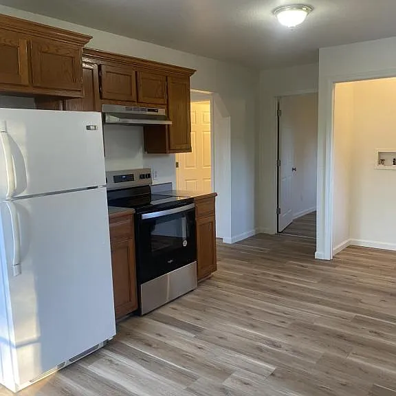604 W Jackson St — Photo 3