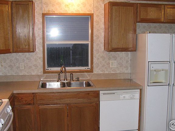5th image of 3227 W 2nd St
