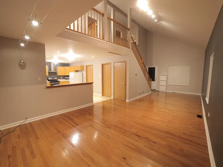 1576 Girard Ave — Photo 3