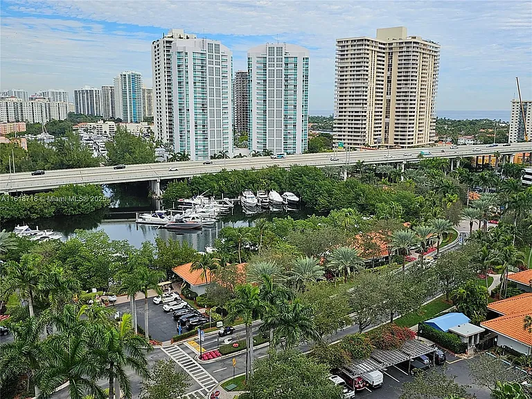 3600 Mystic Pointe Dr #1607 — Photo 24
