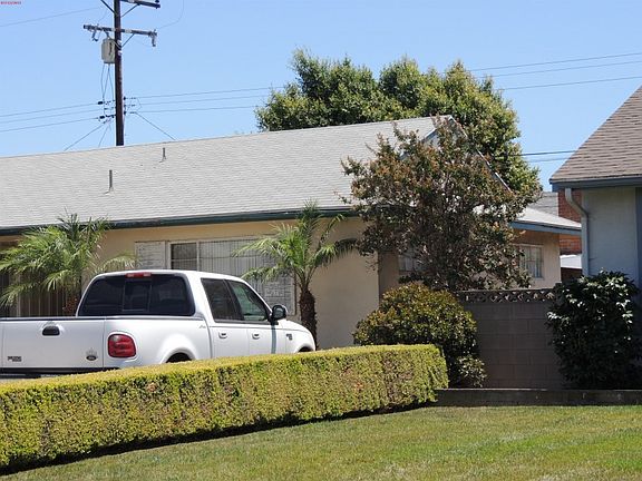 3rd image of 1782 W Chateau Ave
