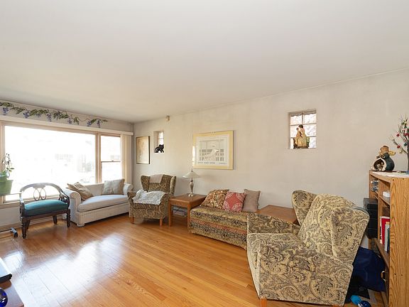 2nd image of 4163 W Wellington Ave