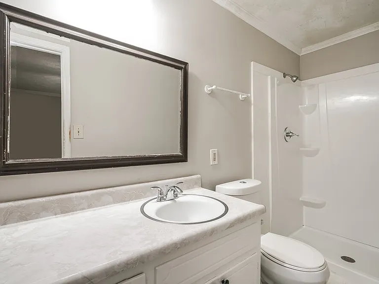 6166 Queens Rd — Photo 12