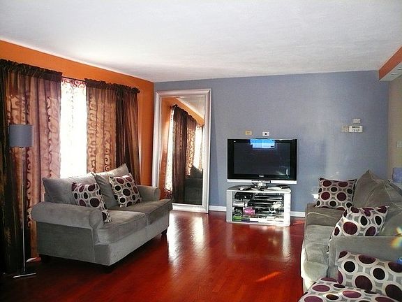 2nd image of 3020 Wilcox Ave