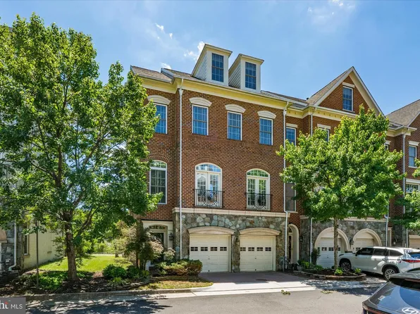 5139 Brawner Pl, Alexandria, VA 22304