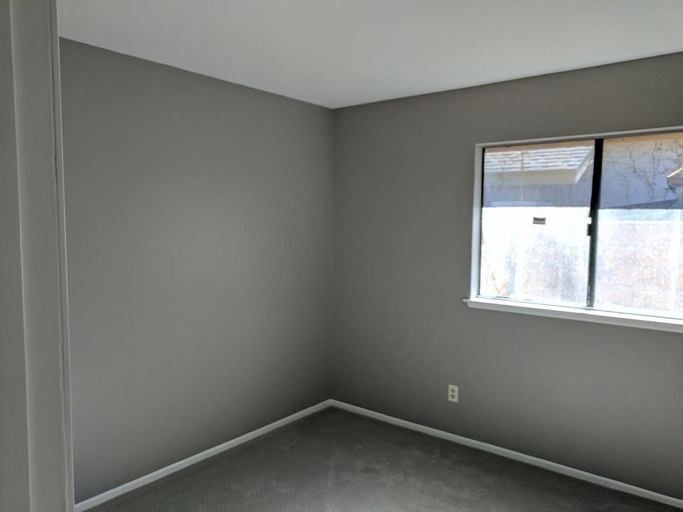 1st image of 1451 E Bermuda Dunes St