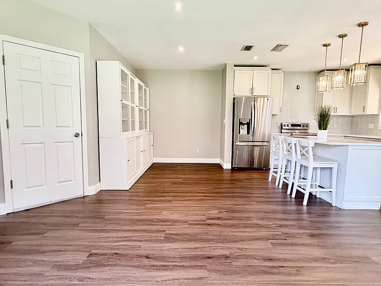 1050 Blackwater Dr #1 — Photo 13
