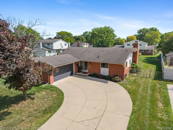 16918 Comstock St, Livonia, MI 48154