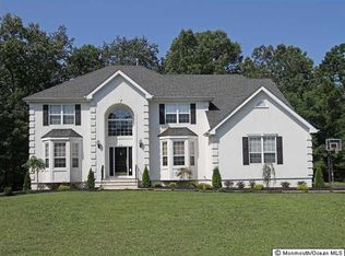 26 Erin Dr, Jackson, NJ