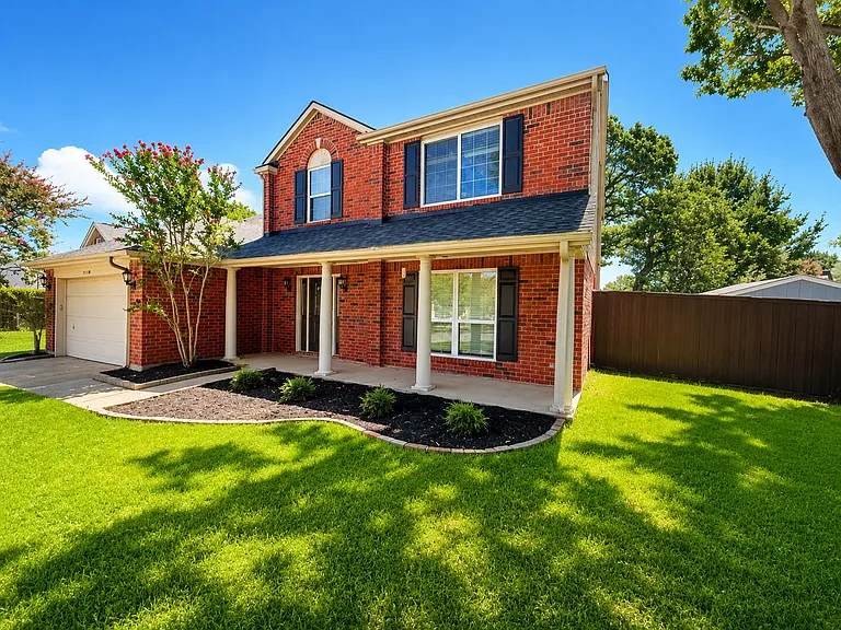 2600 Crepe Myrtle Dr — Photo 2