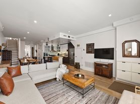 819 Dekalb Ave