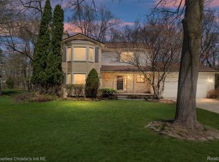 7514 Olde Sturbridge Trl, Clarkston, MI 48348