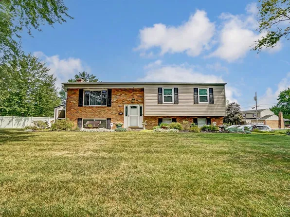300 Rutgers Ct, Loveland, OH 45140