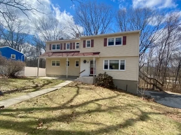 15 Hemlock Dr, Vernon Twp., NJ 07461