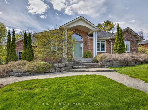 1580 College Park Dr, Peterborough, ON K9K 2G9