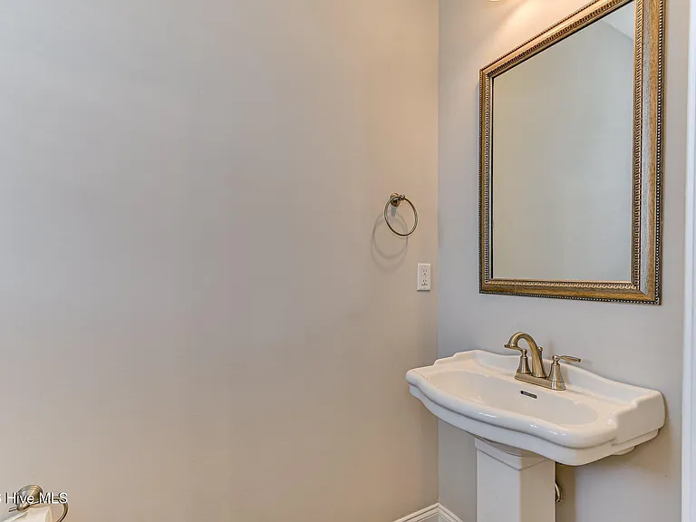 3153 Wayne Dr — Photo 24