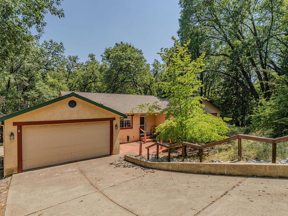 1st image of 22390 Meadowbrook Dr