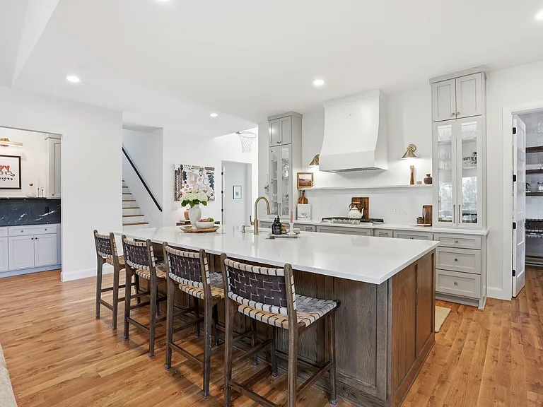3917 S Madison Ave — Photo 14