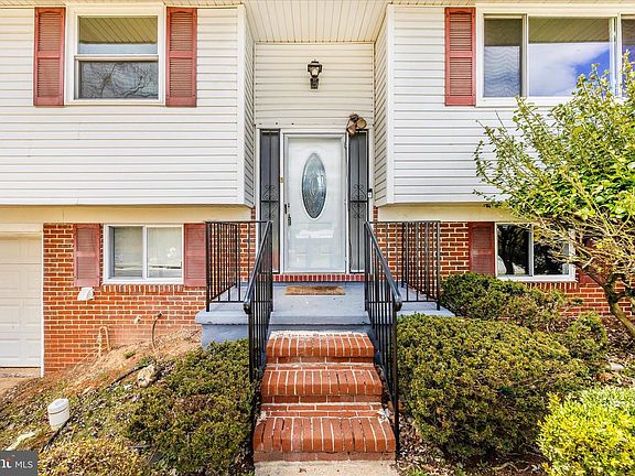 3rd image of 4006 Rouen Rd