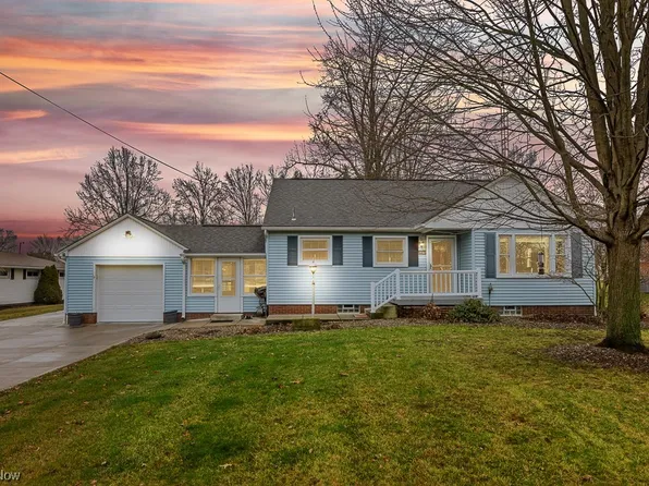 665 S 15th St, Sebring, OH 44672