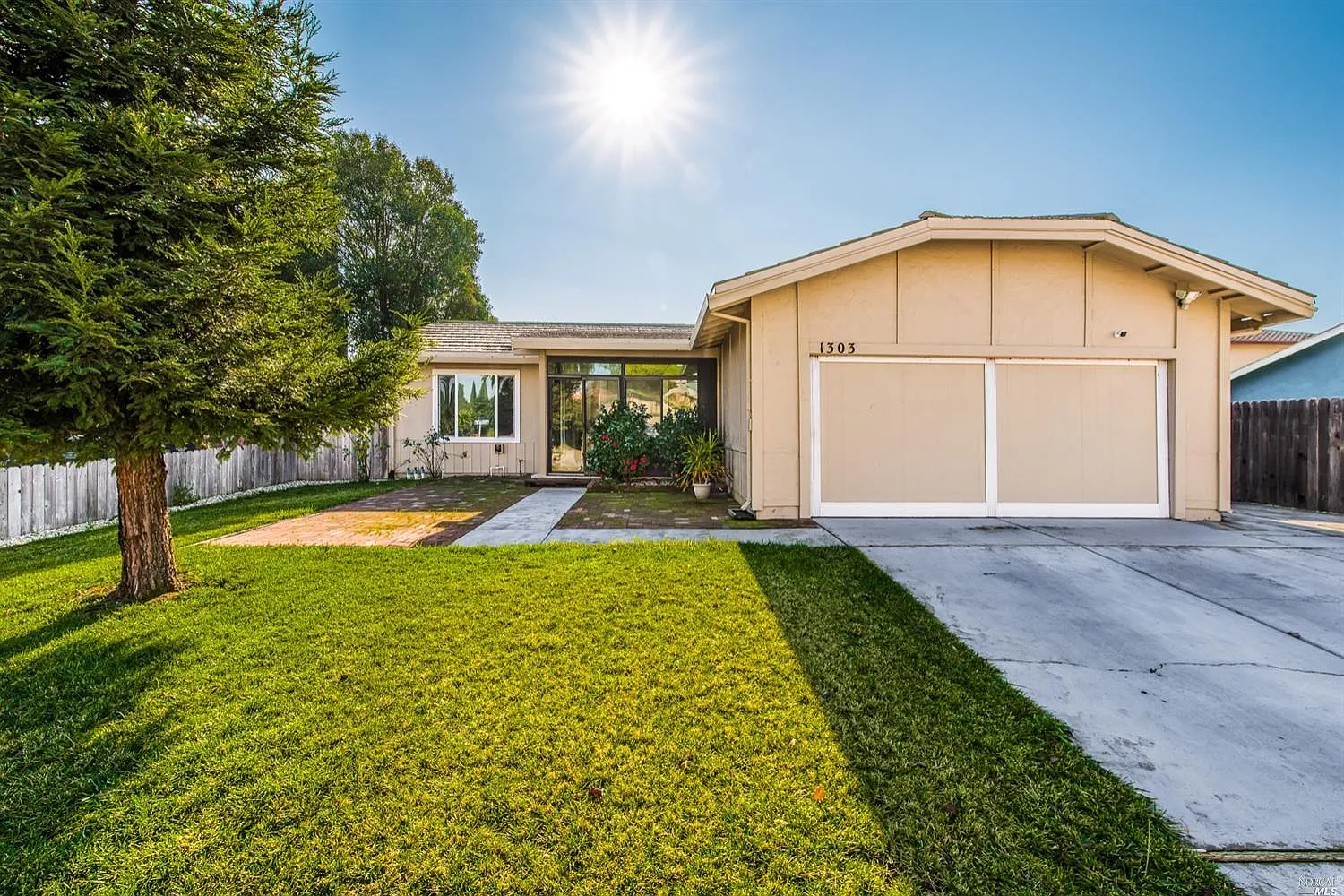 1303 Crane Dr photo 1