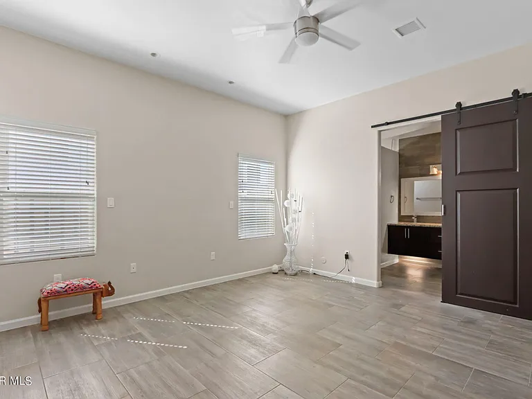 400 Royal Crown Rd — Photo 25