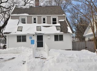 17 Elmwood St, Worcester, MA 01602