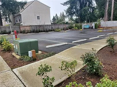 2 bed, 1.5 bath, 818 sqft, $1,655 — Photo 2