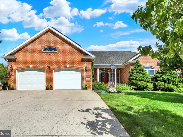 7133 Lone Ridge Ct, Fayetteville, PA 17222