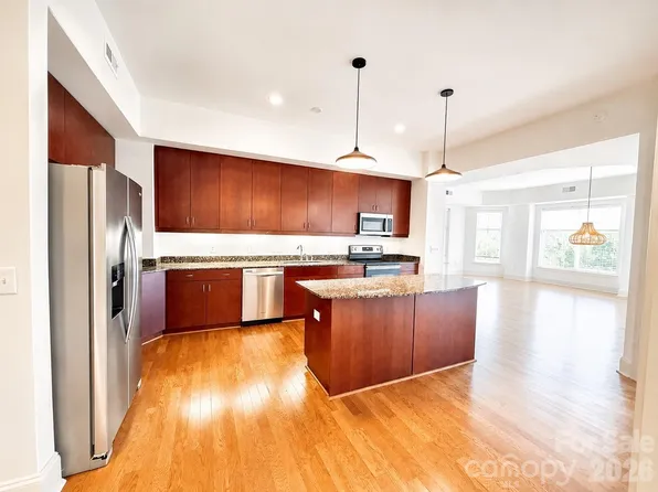 4625 Piedmont Row Dr Unit 400, Charlotte, NC 28210
