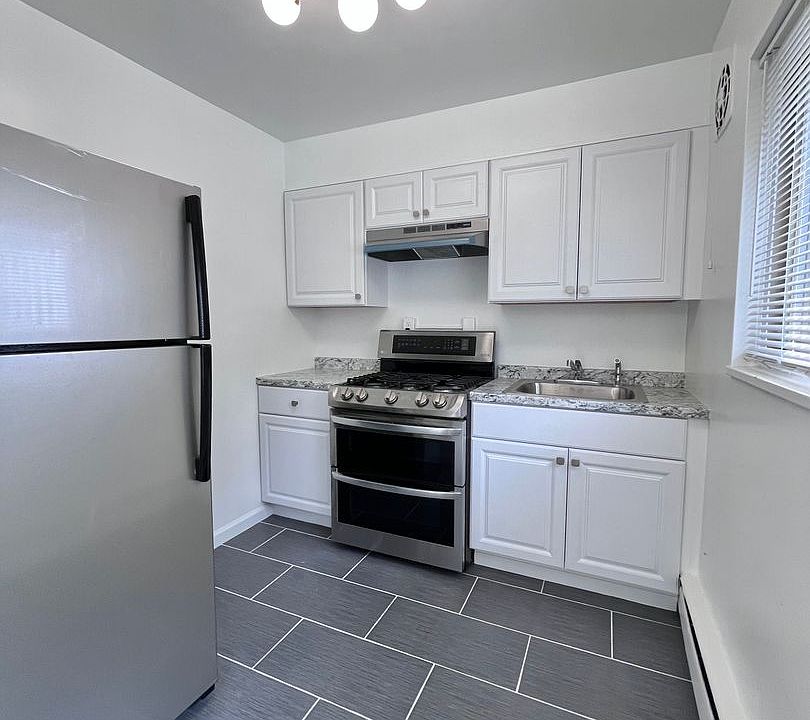 1st image of 612 12th St NE APT 103