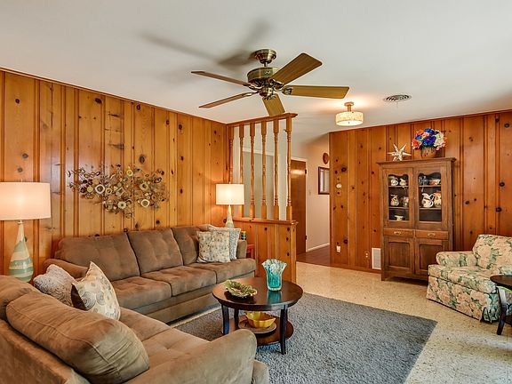 5th image of 117 Danube Dr