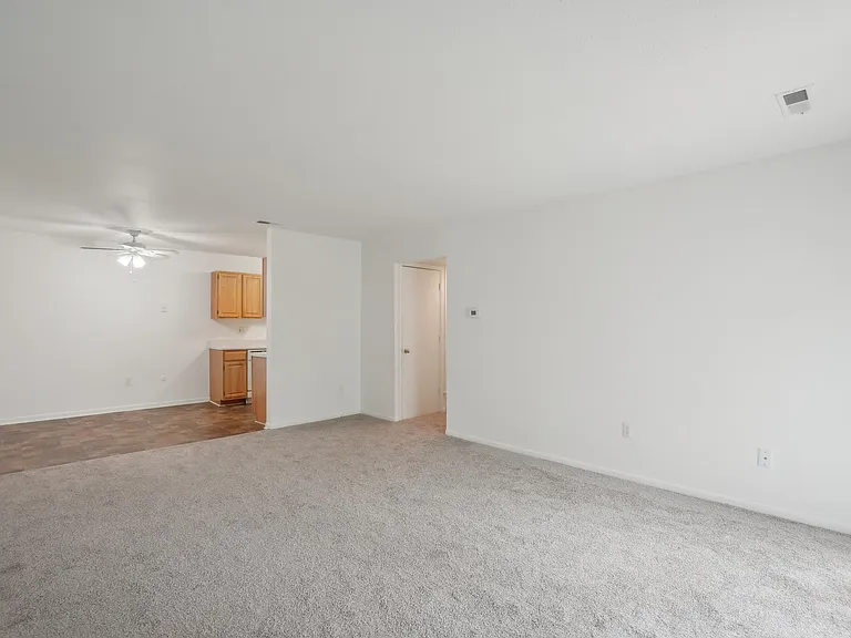 Kimberly Club Apartments — Photo 86