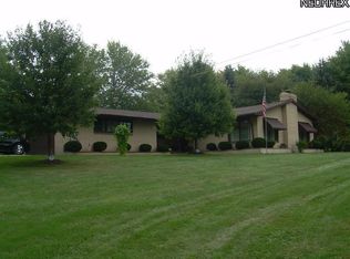 4156 Lakewood Rd, Ravenna, OH 44266
