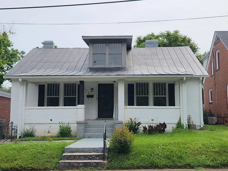 306 Holbrook St — Photo 1