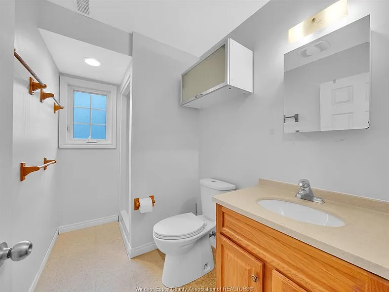 2929 Donnelly St — Photo 18