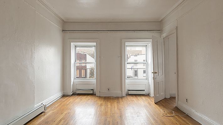 1st image of 925 Bedford Ave