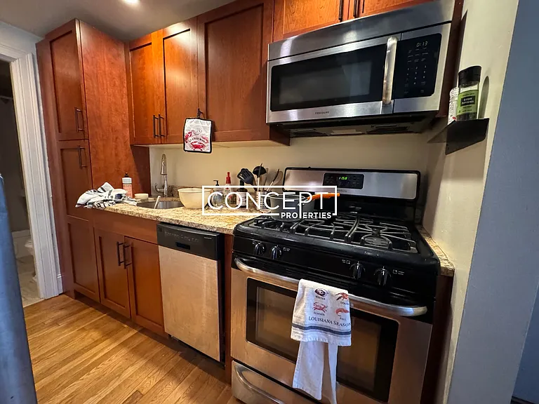 88 W Cedar St #5CP — Photo 3